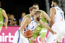 Без осечек играют баскетболисты Греции