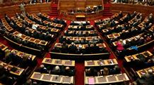 Парламент подпустил иностранцев к кредитам и поднял зарплаты
