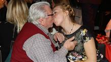 85-летний греческий актер стал молодым отцом