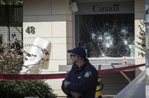 МИД Греции осудил нападение на здание посольства Канады в Афинах (фото)