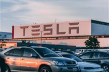 Tesla теперь и в Греции
