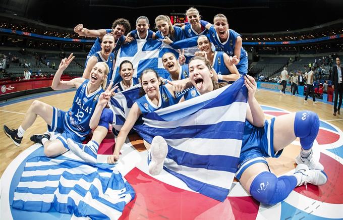 Баскетболистки Франции обыграли Грецию и вышли в финал ЧЕ